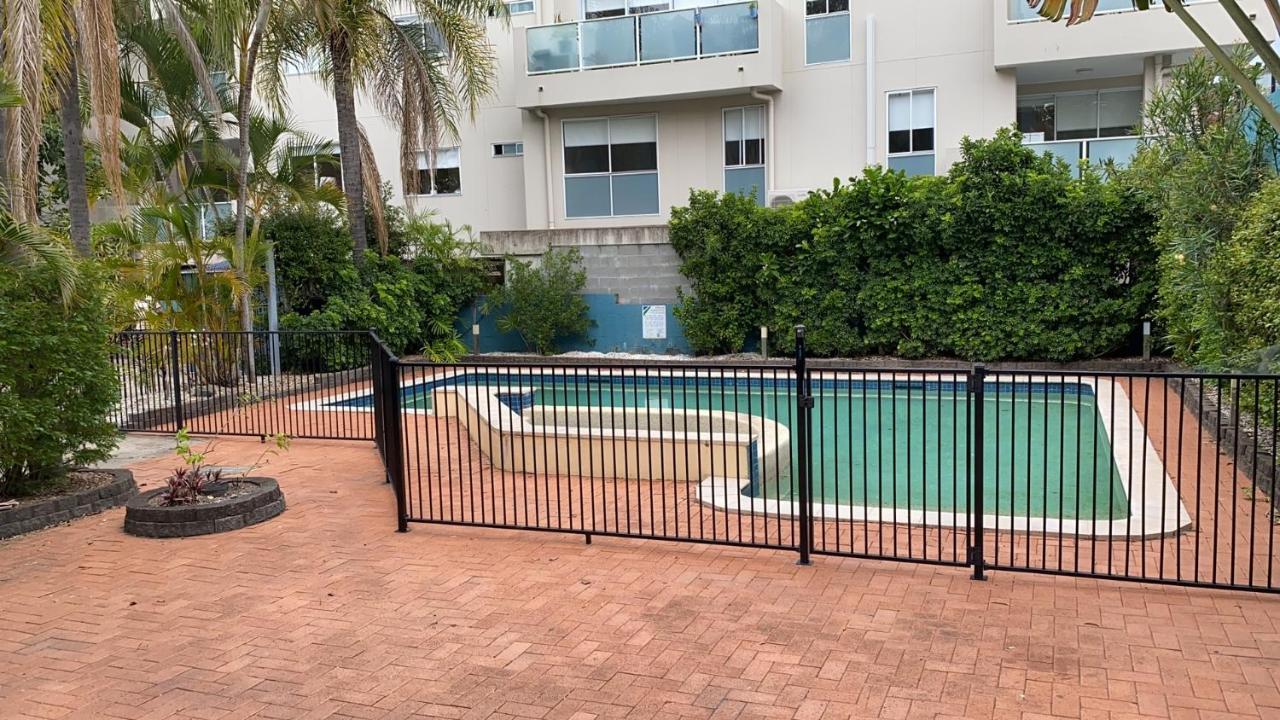 גולד קוסט Homely Inn Hostel מראה חיצוני תמונה