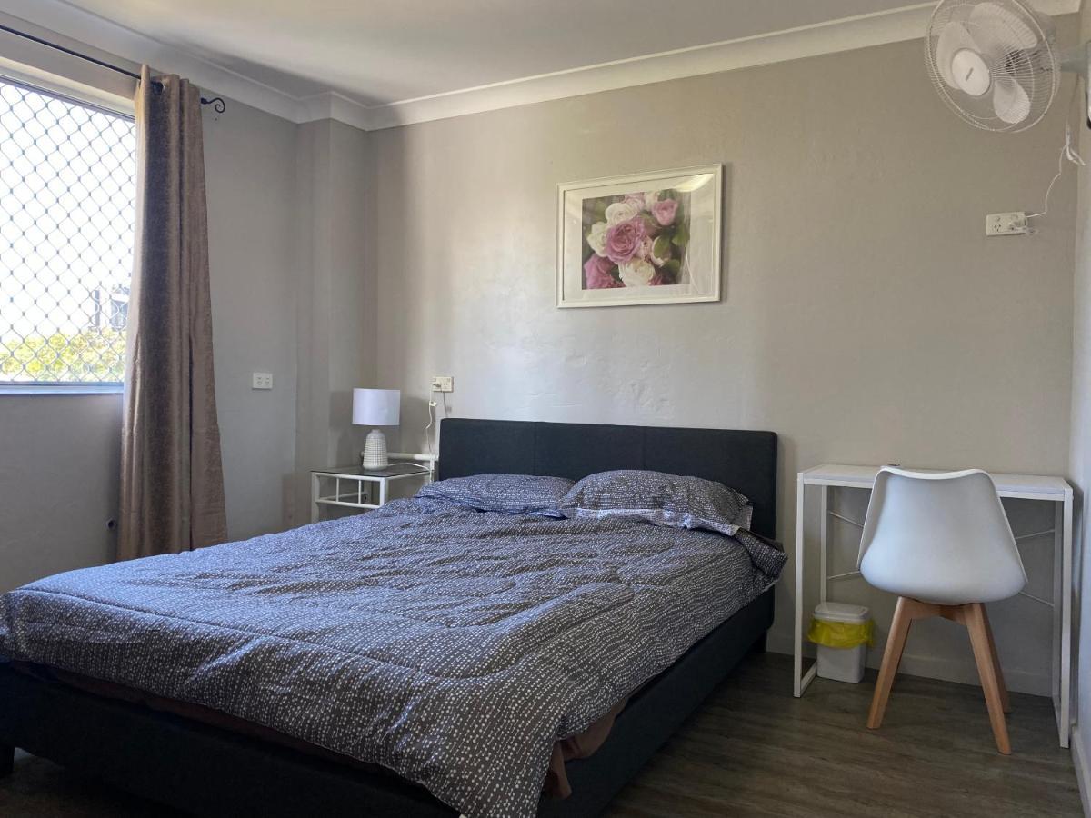 גולד קוסט Homely Inn Hostel מראה חיצוני תמונה